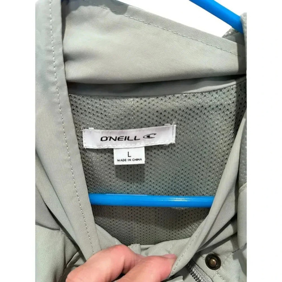 O'Neill Gray Windbreaker Hooded Jacket Size Large - Picture 2 of 5